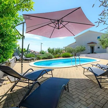 Villa Elisa With Pool In Istria *