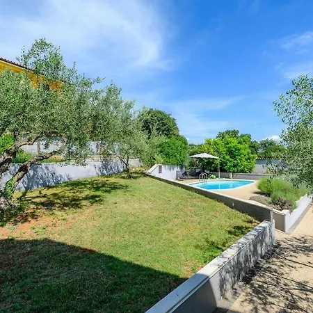 Villa Elisa With Pool In Istria Rajki